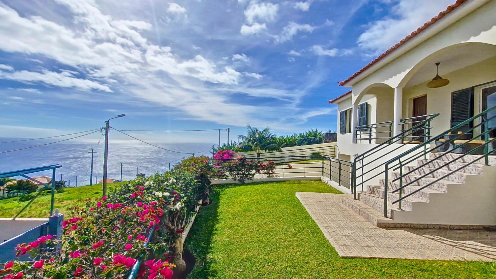 Casa Eleanor By Lovelystay Calheta  Exterior photo